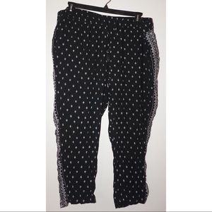 Old Navy Pattered White Black Soft Pants